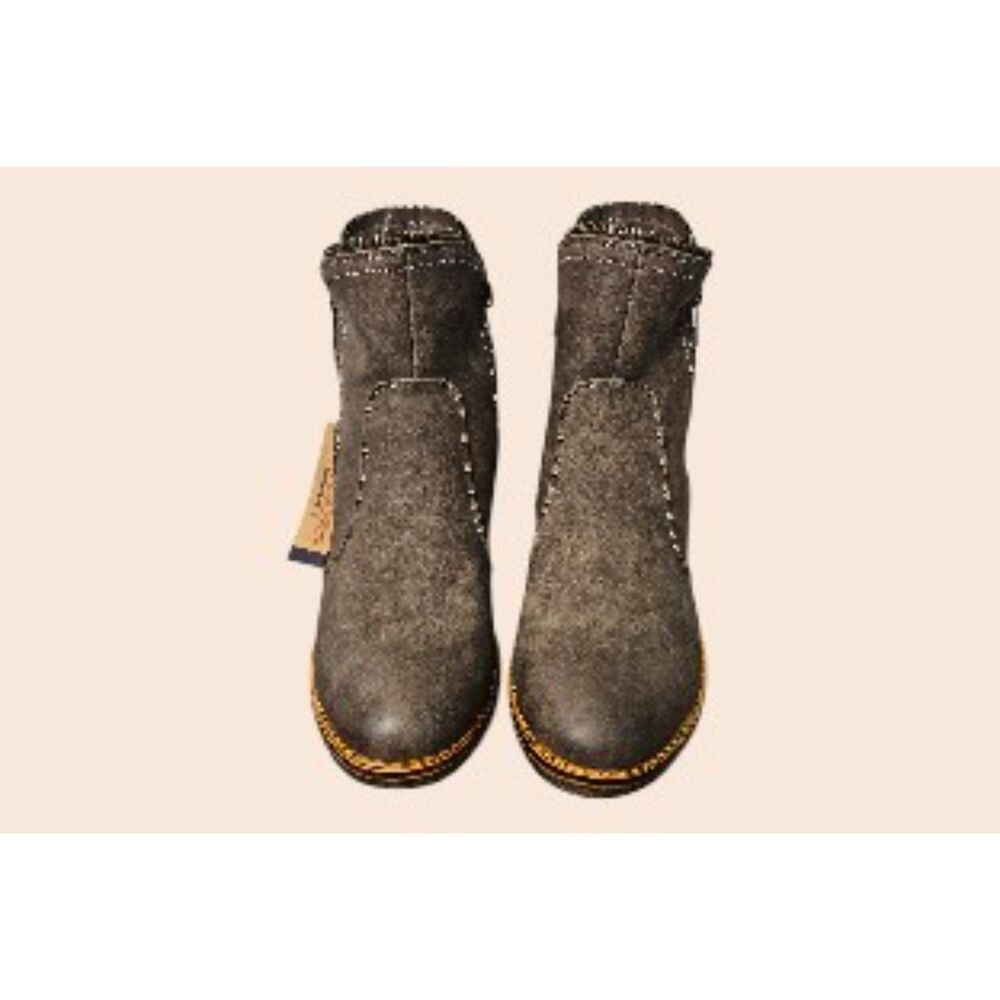 Women's Zip up boots by American Rag.  Size 9.  New in Box.  ITEM #3464